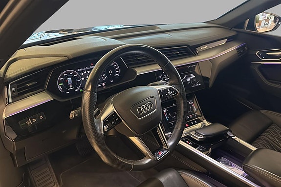 Audi e-tron S 17 of 30