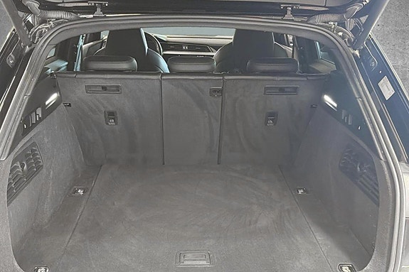 Audi e-tron S 15 of 30