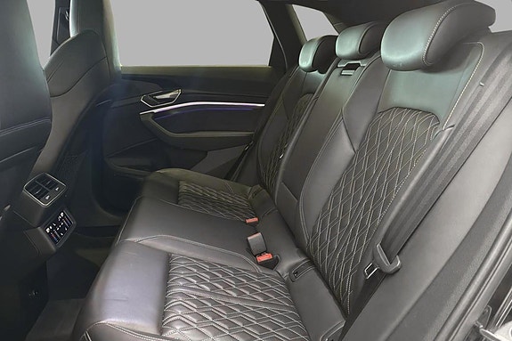 Audi e-tron S 26 of 30
