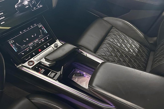 Audi e-tron S 28 of 30
