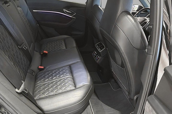 Audi e-tron S 27 of 30