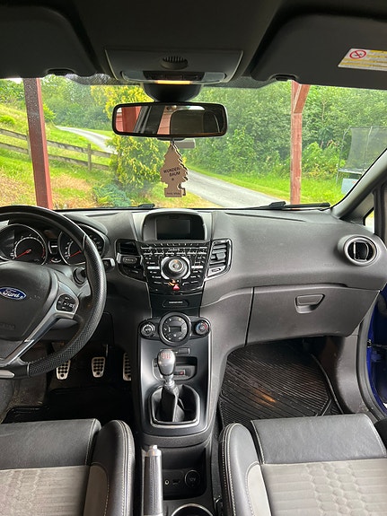 Ford Fiesta 16 of 27
