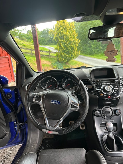 Ford Fiesta 13 of 27