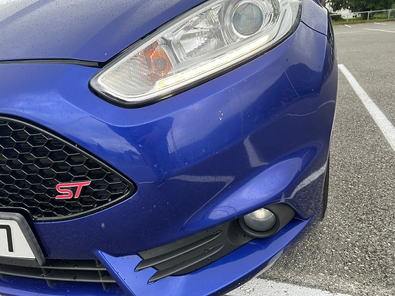 Ford Fiesta 11 of 27
