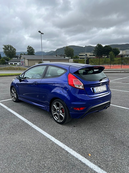 Ford Fiesta 4 of 27