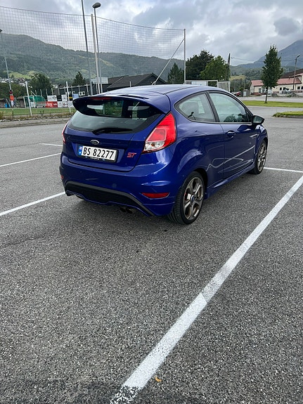Ford Fiesta 6 of 27