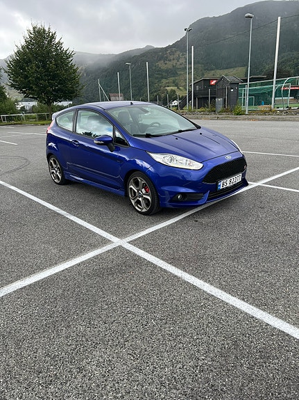 Ford Fiesta 8 of 27