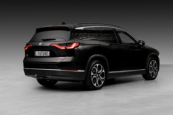 NIO ES8 4 of 30