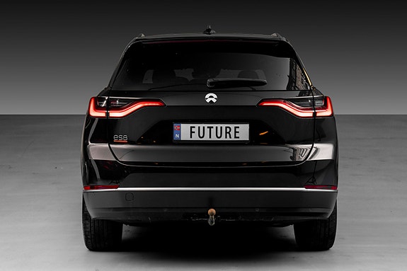 NIO ES8 6 of 30
