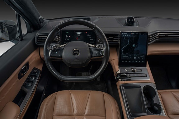 NIO ES8 22 of 30