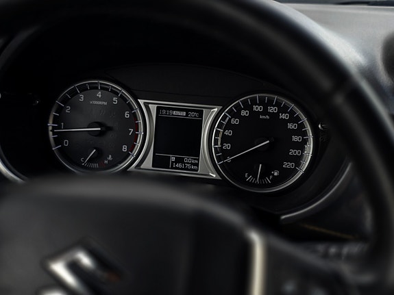 Suzuki Vitara 27 of 30