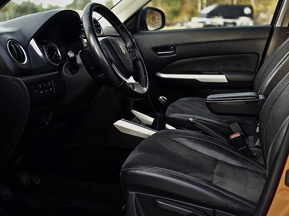 Suzuki Vitara 12 of 30