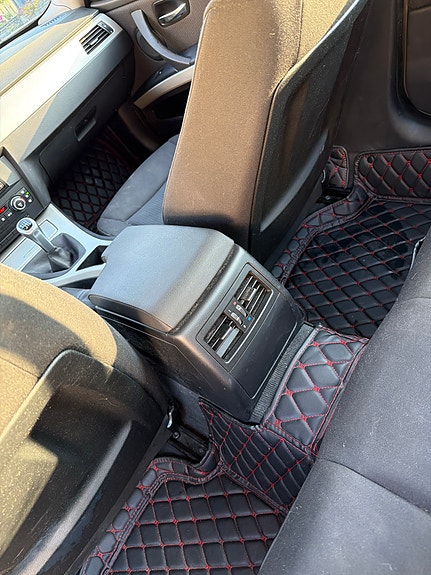 BMW 318i 11 of 13