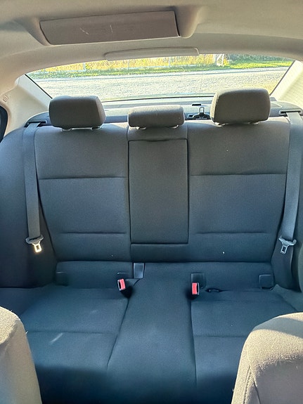 BMW 318i 13 of 13