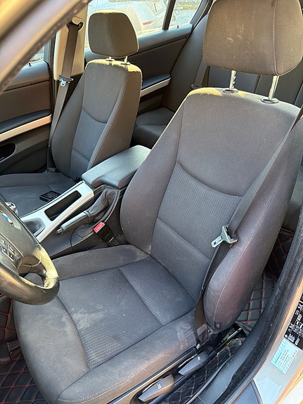 BMW 318i 12 of 13