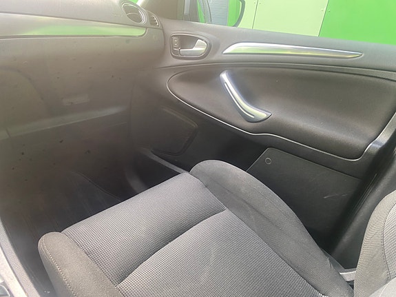 Ford S-MAX 30 of 30