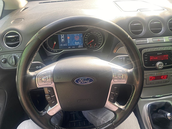 Ford S-MAX 24 of 30