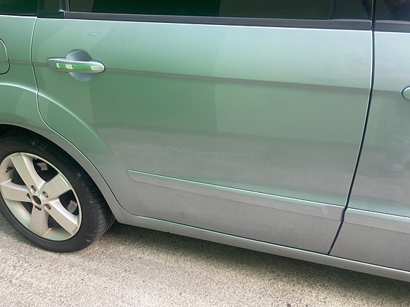 Ford S-MAX 14 of 30