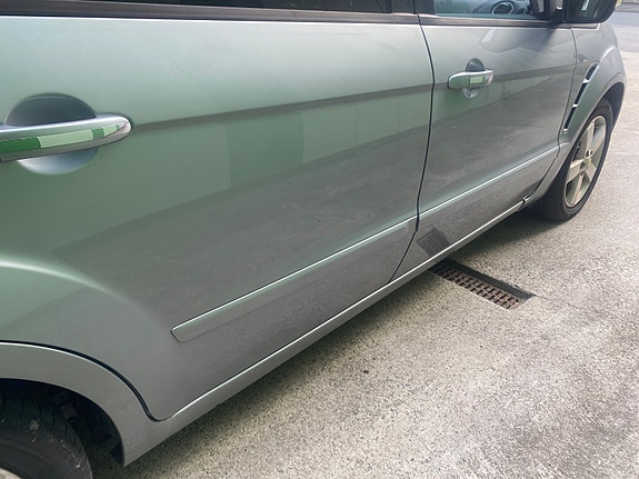 Ford S-MAX 8 of 30