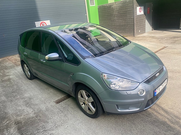 Ford S-MAX 5 of 30