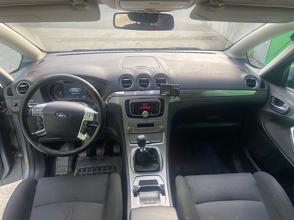 Ford S-MAX 28 of 30