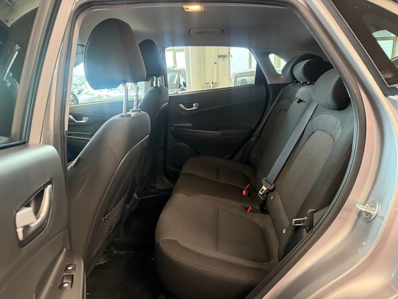 Hyundai Kona 16 of 30