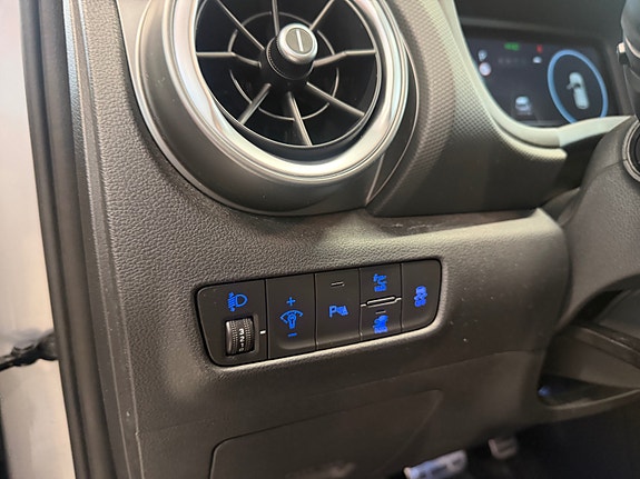 Hyundai Kona 12 of 30