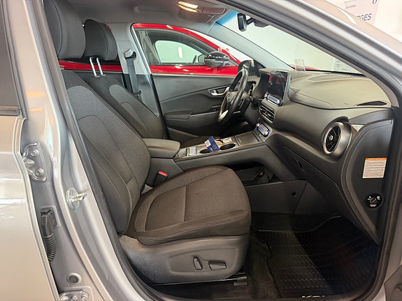 Hyundai Kona 22 of 30