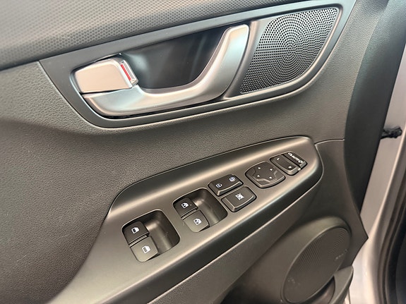 Hyundai Kona 13 of 30