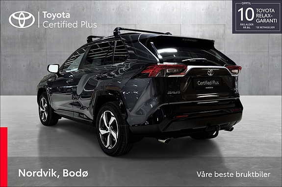 Toyota RAV4 Plug-in Hybrid 3 of 24