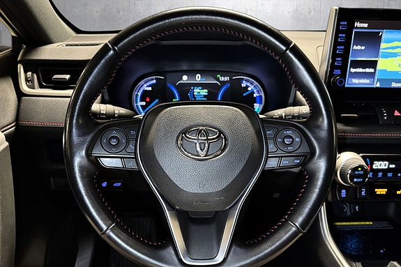 Toyota RAV4 Plug-in Hybrid 14 of 24