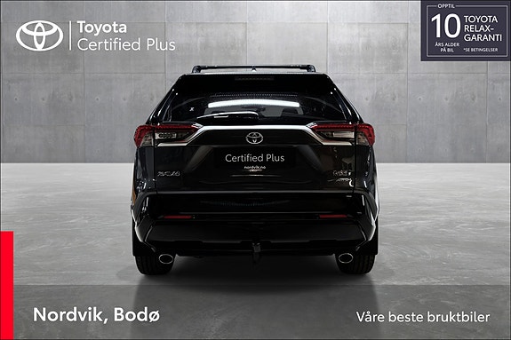 Toyota RAV4 Plug-in Hybrid 4 of 24