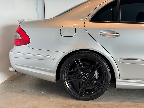Mercedes-Benz E63 11 of 30