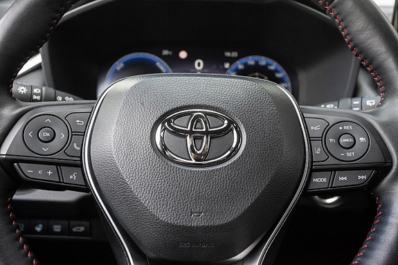 Toyota RAV4 Plug-in Hybrid 10 of 19