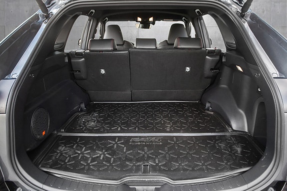 Toyota RAV4 Plug-in Hybrid 17 of 19