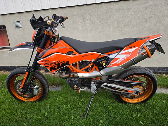 KTM 690 SMC R 3 of 15