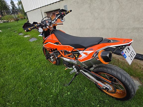 KTM 690 SMC R 9 of 15