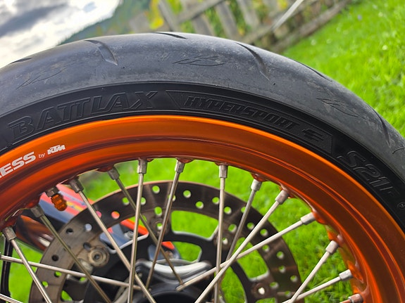 KTM 690 SMC R 13 of 15