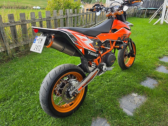 KTM 690 SMC R 6 of 15