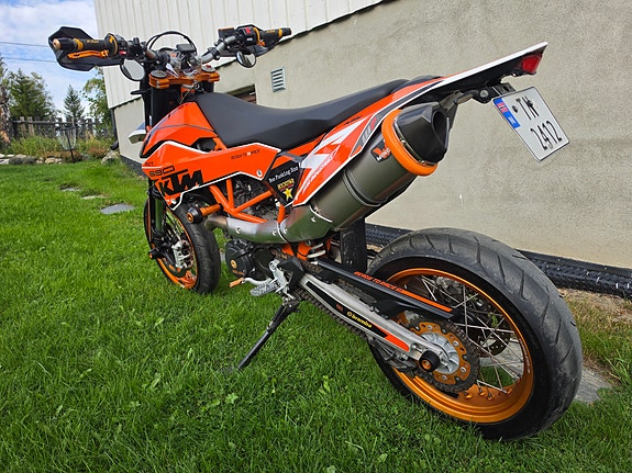 KTM 690 SMC R 8 of 15