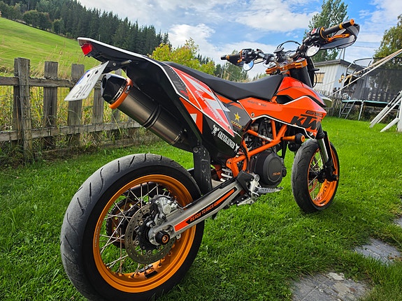 KTM 690 SMC R 7 of 15
