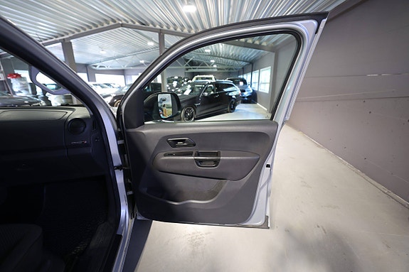 Volkswagen Amarok 23 of 24