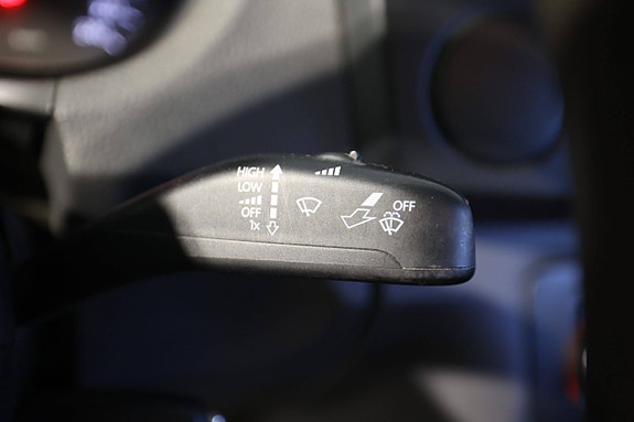 Volkswagen Amarok 12 of 24