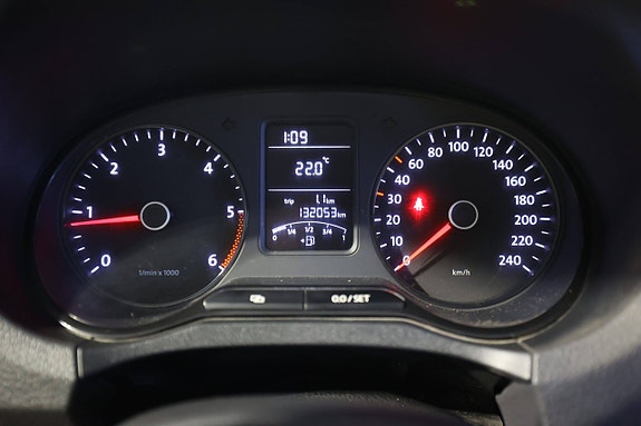 Volkswagen Amarok 13 of 24