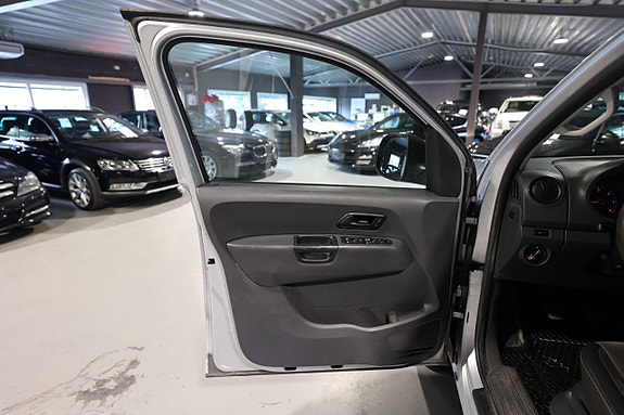 Volkswagen Amarok 8 of 24