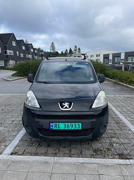 Peugeot Partner 2 of 4