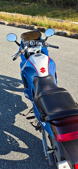 Suzuki GSX 600 F 3 of 6