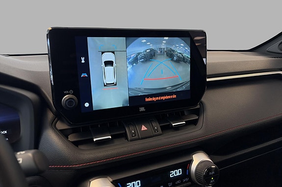 Toyota RAV4 Plug-in Hybrid 24 of 29