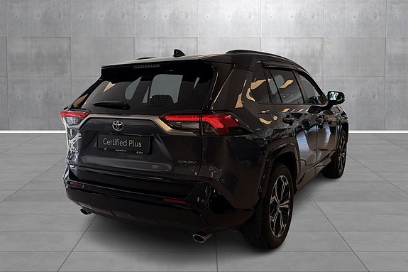 Toyota RAV4 Plug-in Hybrid 5 of 29