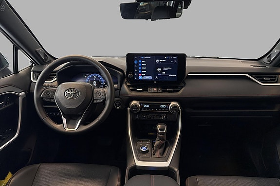 Toyota RAV4 Plug-in Hybrid 18 of 29